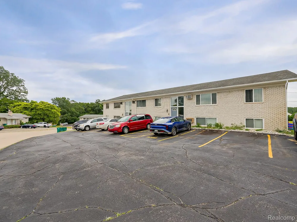 211 Summit Ridge #D White Lake Charter Township, MI 48386