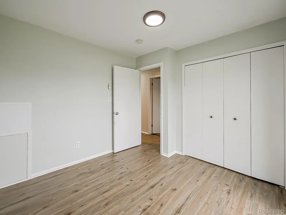 211 Summit Ridge #D White Lake Charter Township, MI 48386