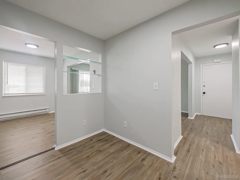 211 Summit Ridge #D White Lake Charter Township, MI 48386