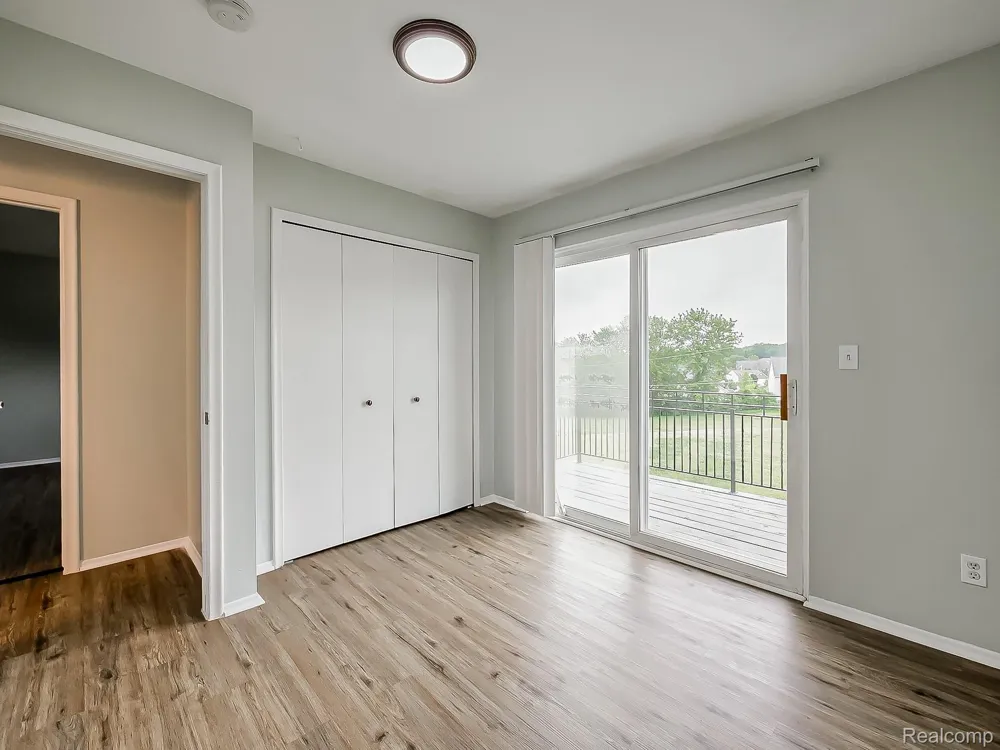211 Summit Ridge #D White Lake Charter Township, MI 48386
