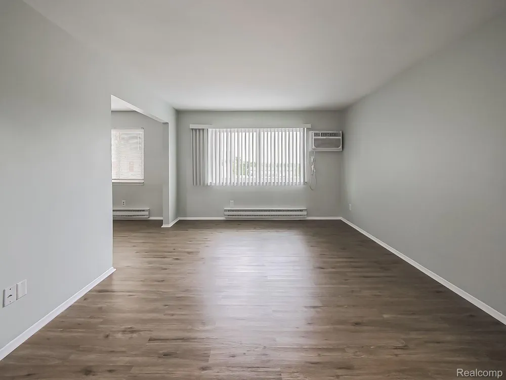 211 Summit Ridge #D White Lake Charter Township, MI 48386