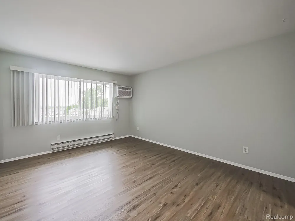 211 Summit Ridge #D White Lake Charter Township, MI 48386