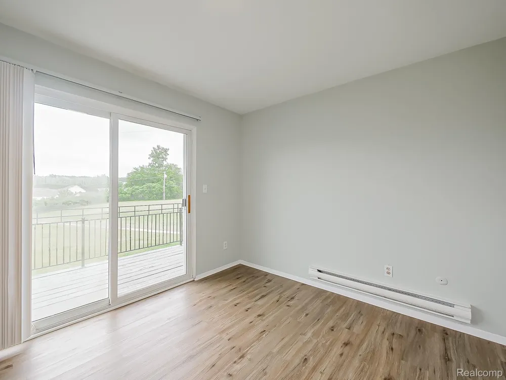 211 Summit Ridge #D White Lake Charter Township, MI 48386