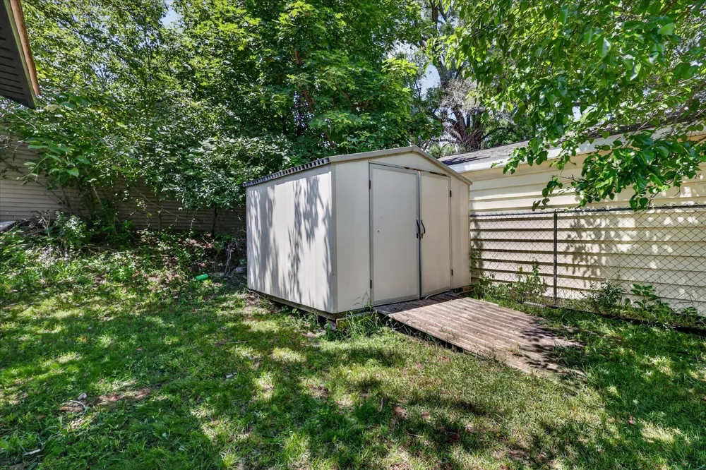 2473 Longstreet Avenue SW Wyoming City, MI 49509
