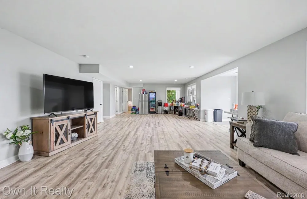 8609 Odowling Franklin Township, MI 49265