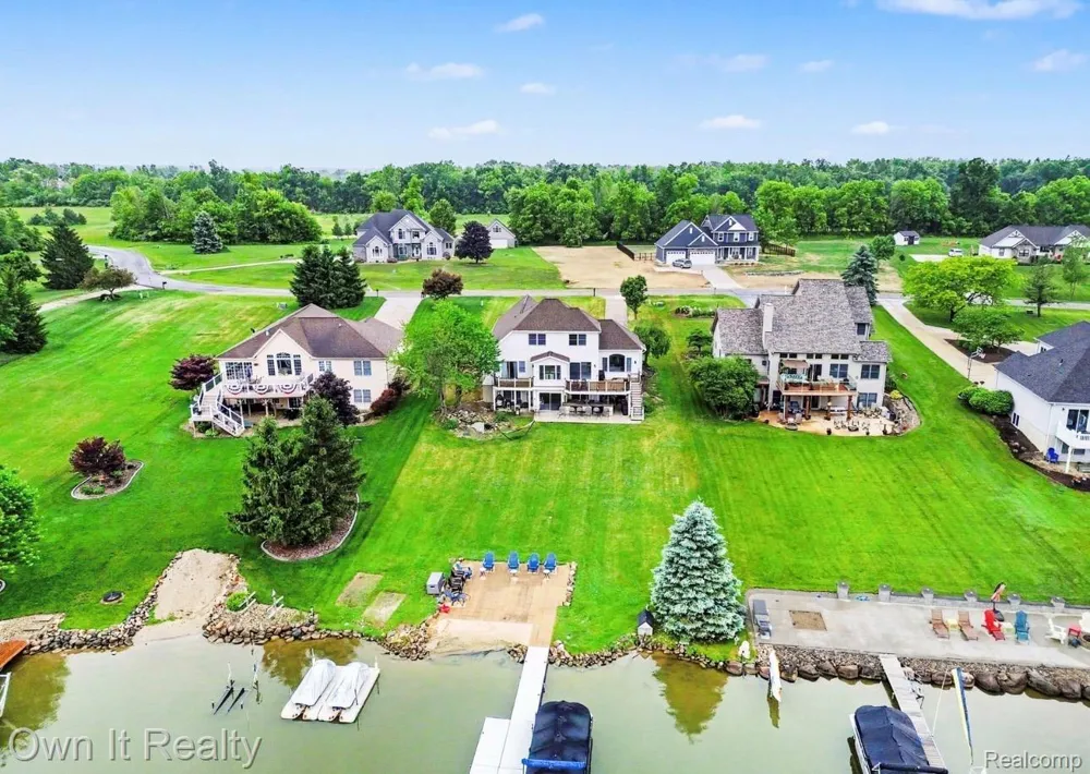 8609 Odowling Franklin Township, MI 49265