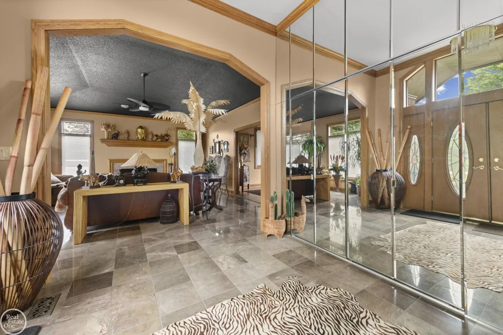 6718 Pond Drive Washington Township, MI 48094