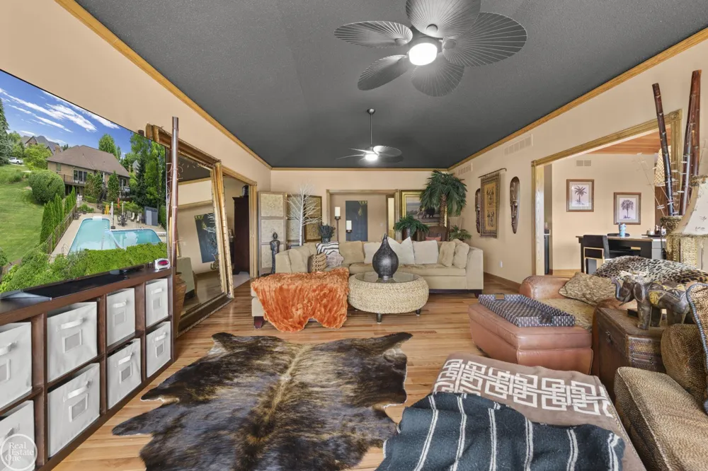 6718 Pond Drive Washington Township, MI 48094