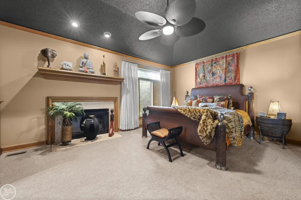 6718 Pond Drive Washington Township, MI 48094