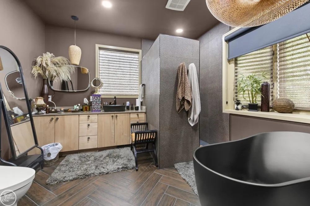6718 Pond Drive Washington Township, MI 48094