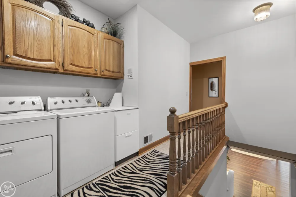 6718 Pond Drive Washington Township, MI 48094