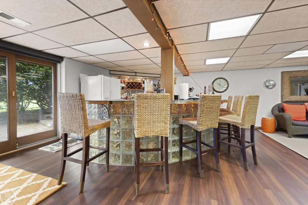 6718 Pond Drive Washington Township, MI 48094