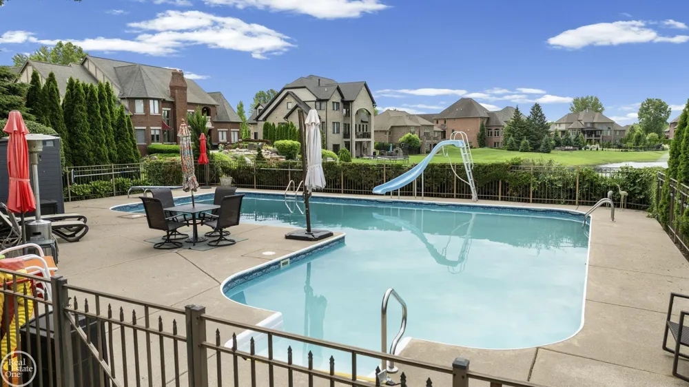 6718 Pond Drive Washington Township, MI 48094