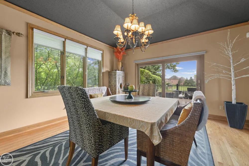 6718 Pond Drive Washington Township, MI 48094
