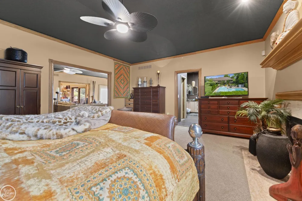6718 Pond Drive Washington Township, MI 48094