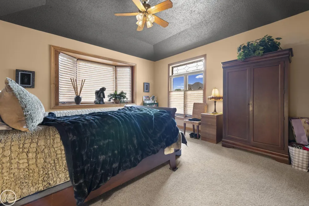 6718 Pond Drive Washington Township, MI 48094