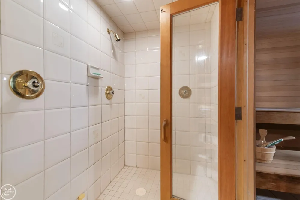 6718 Pond Drive Washington Township, MI 48094