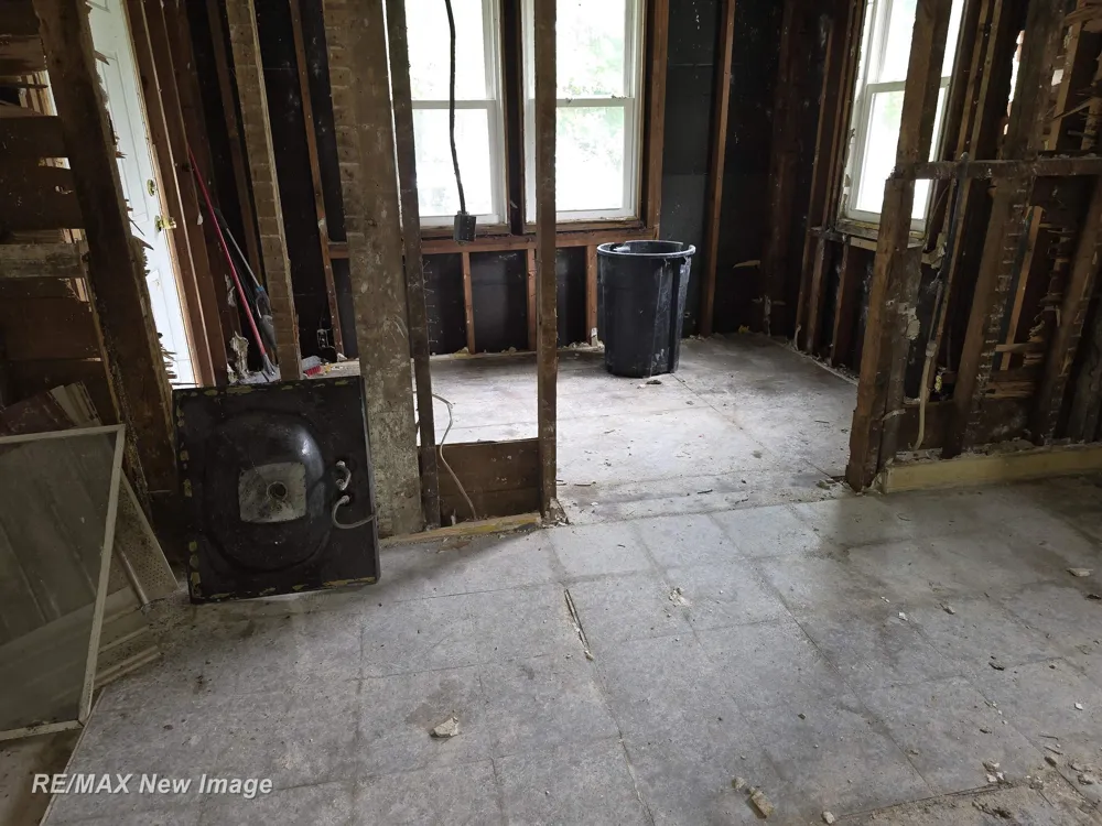 1331 S Jefferson Avenue Saginaw City, MI 48601