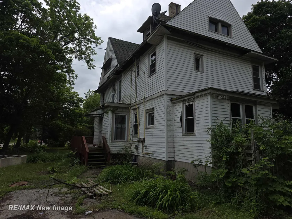 1331 S Jefferson Avenue Saginaw City, MI 48601