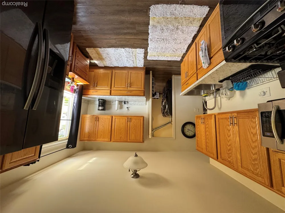27039 Alden Street Madison Heights City, MI 48071