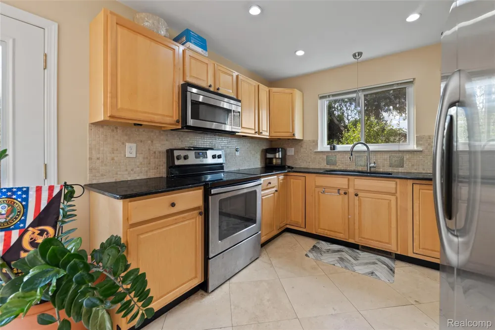 676 Sheffield Road Auburn Hills City, MI 48326