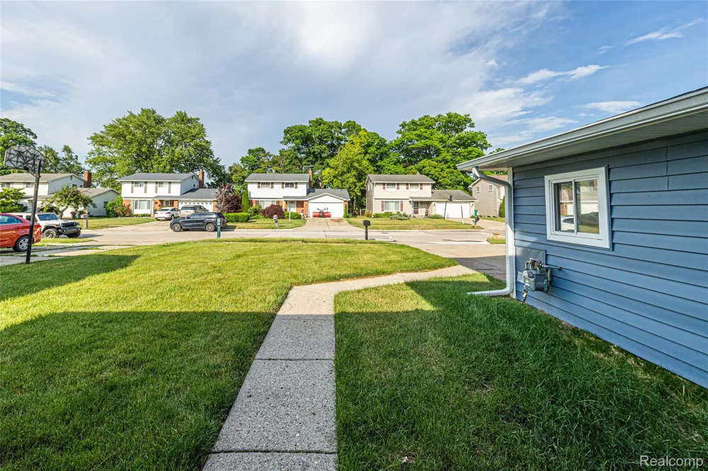 676 Sheffield Road Auburn Hills City, MI 48326