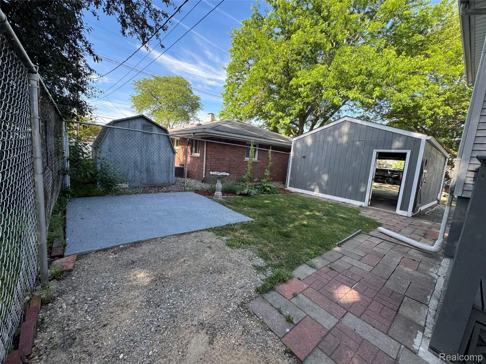 563 Eureka Road Wyandotte City, MI 48192