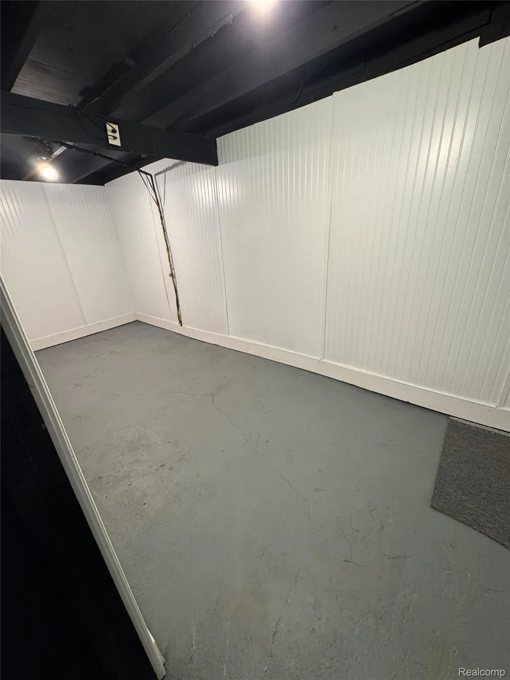 563 Eureka Road Wyandotte City, MI 48192