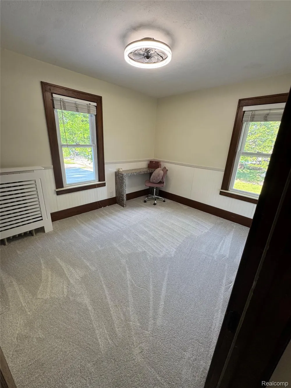 563 Eureka Road Wyandotte City, MI 48192