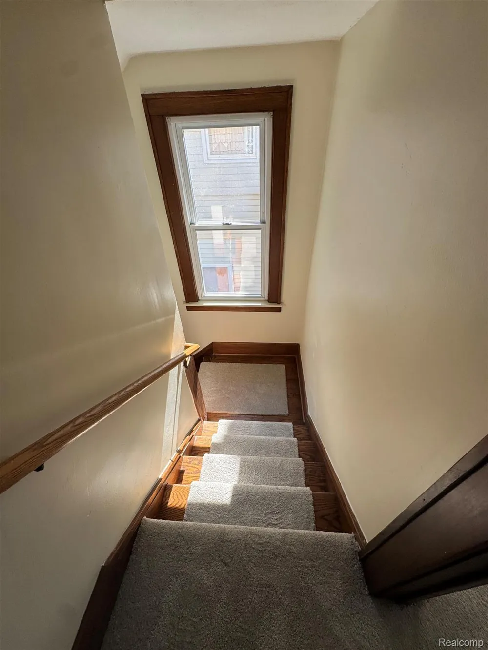 563 Eureka Road Wyandotte City, MI 48192
