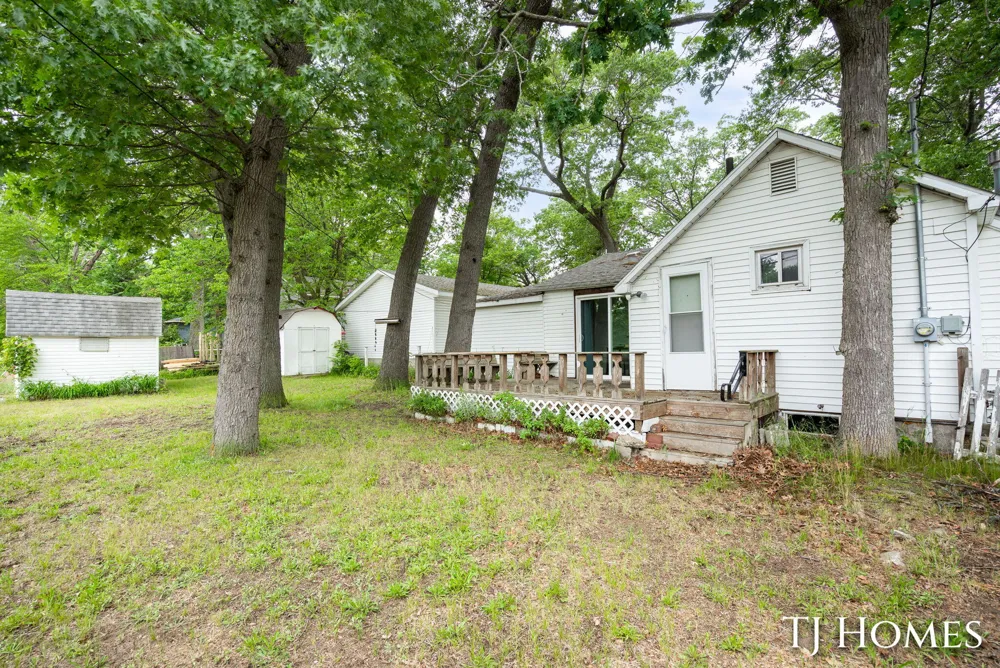 423 Collins Avenue Muskegon Heights City, MI 49444