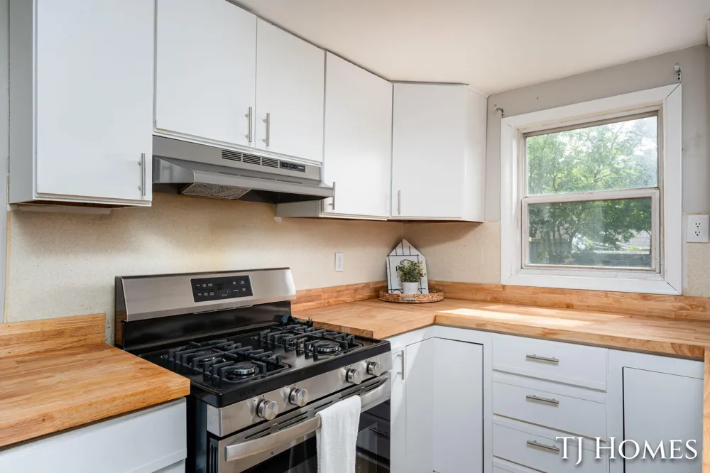 423 Collins Avenue Muskegon Heights City, MI 49444