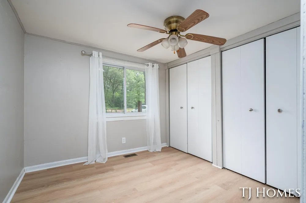 423 Collins Avenue Muskegon Heights City, MI 49444