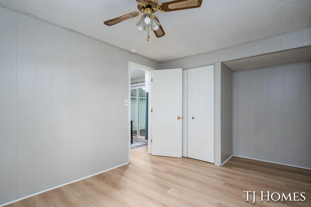 423 Collins Avenue Muskegon Heights City, MI 49444