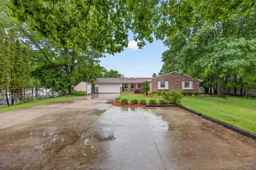 1020 Sunnyside Drive Cadillac City, MI 49601