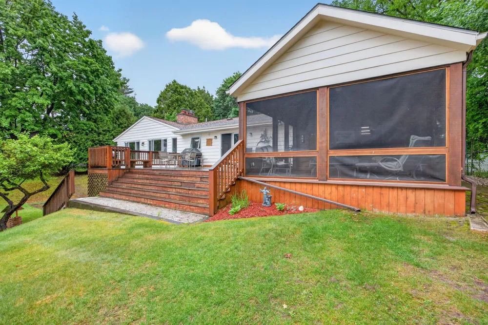1020 Sunnyside Drive Cadillac City, MI 49601