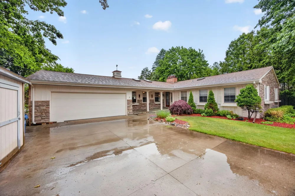 1020 Sunnyside Drive Cadillac City, MI 49601