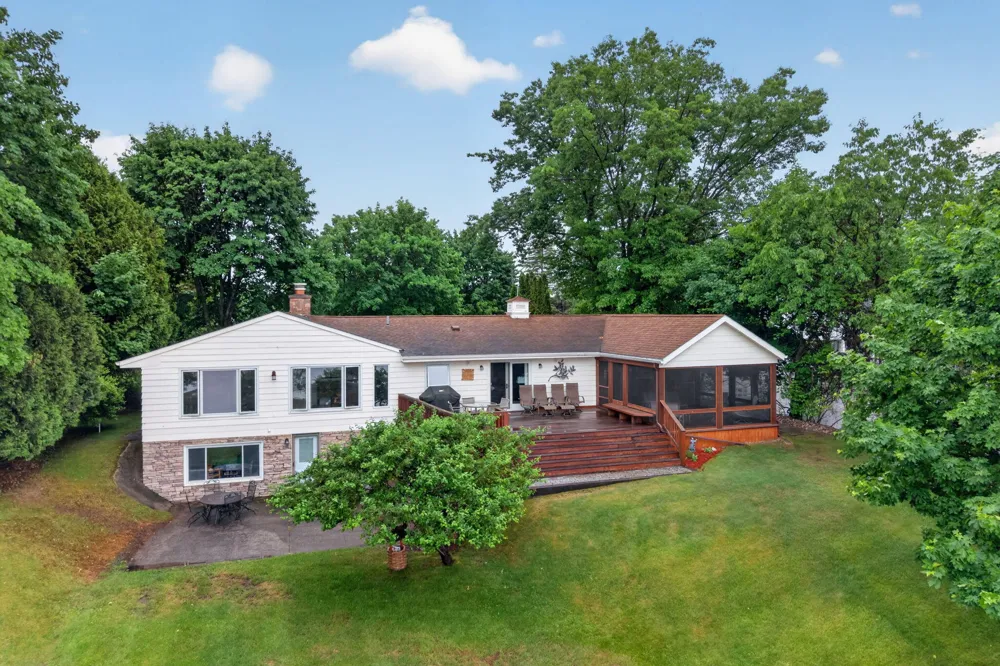 1020 Sunnyside Drive Cadillac City, MI 49601