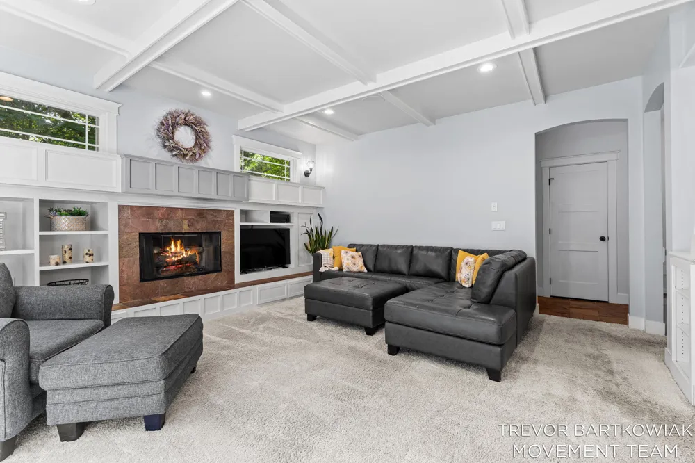 6384 Colorado Court Norton Shores City, MI 49444