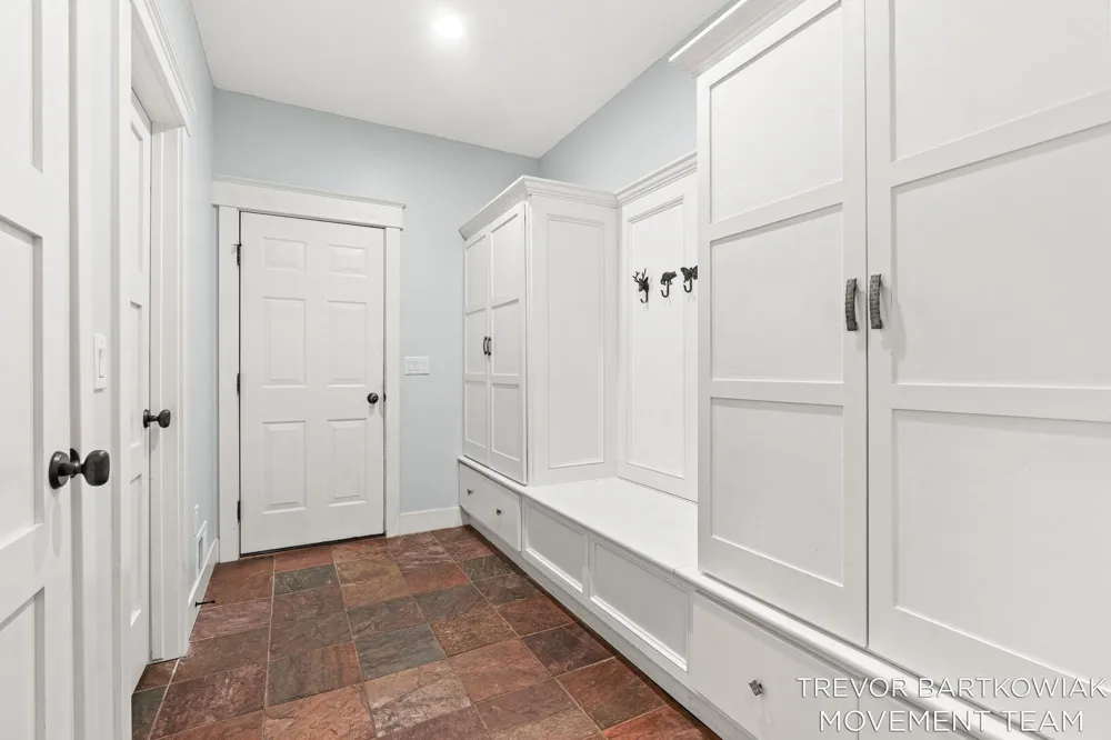 6384 Colorado Court Norton Shores City, MI 49444