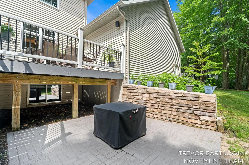 6384 Colorado Court Norton Shores City, MI 49444