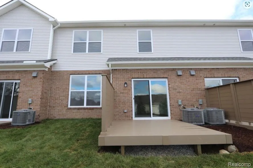 8587 Grove Street Washington Township, MI 48094