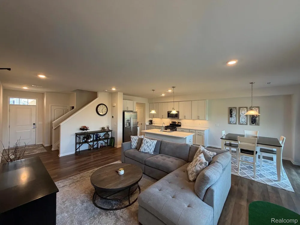 8587 Grove Street Washington Township, MI 48094