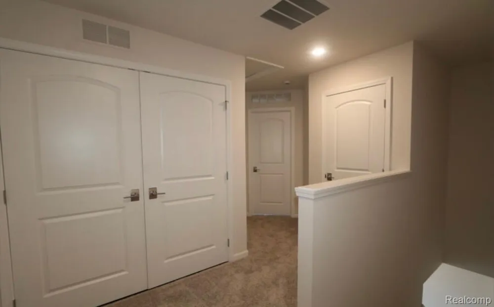 8587 Grove Street Washington Township, MI 48094
