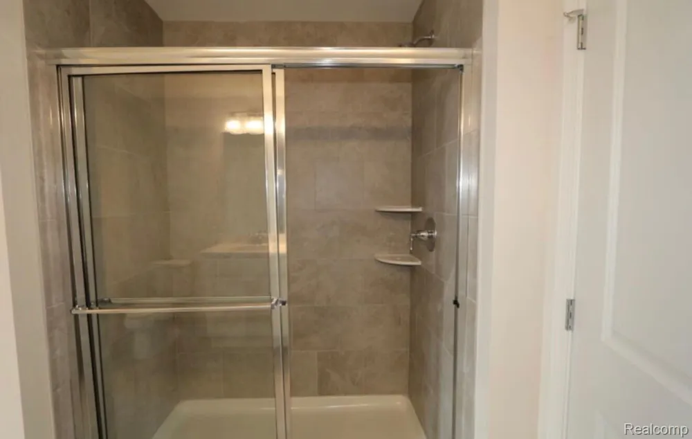 8587 Grove Street Washington Township, MI 48094