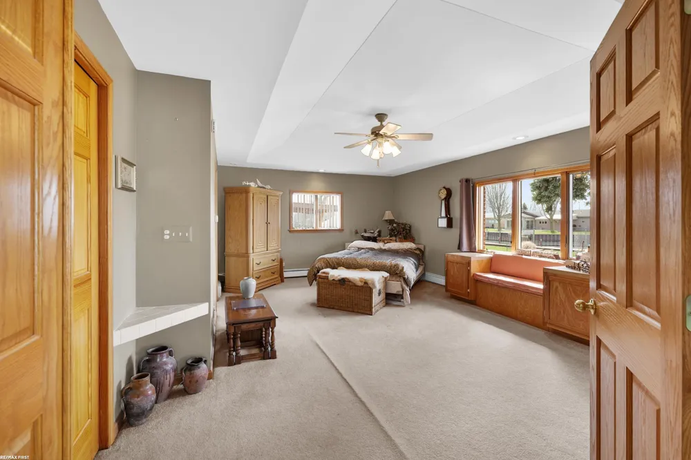 41589 Windmill Street Harrison Charter Township, MI 48045