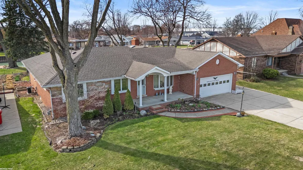 41589 Windmill Street Harrison Charter Township, MI 48045