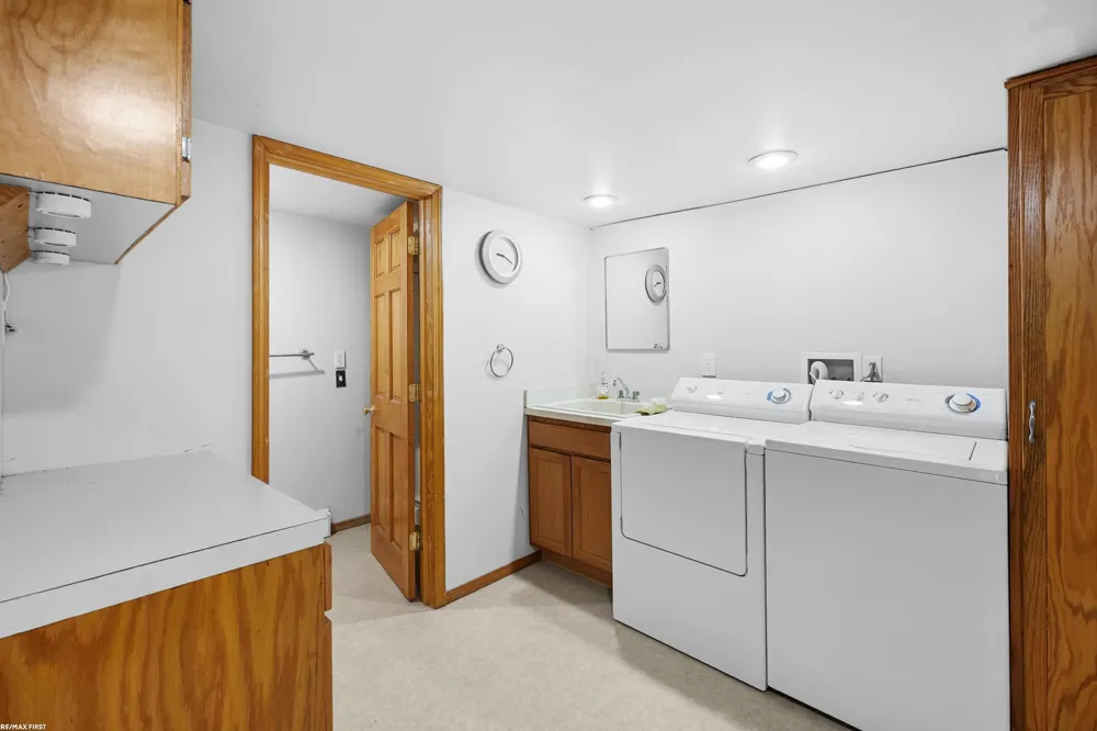 41589 Windmill Street Harrison Charter Township, MI 48045