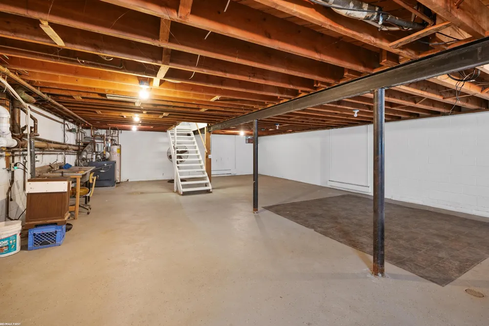 41589 Windmill Street Harrison Charter Township, MI 48045