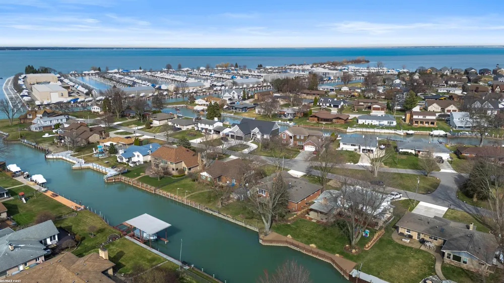 41589 Windmill Street Harrison Charter Township, MI 48045